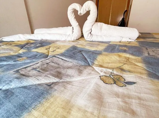 Luminous T2 A La Playa Bydivas! Pool, & Parking Appartement